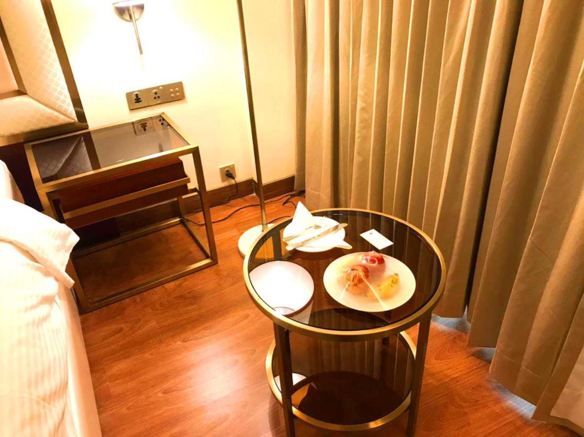 Kay-Em Spectra Hotel Ченнаї Екстер'єр фото